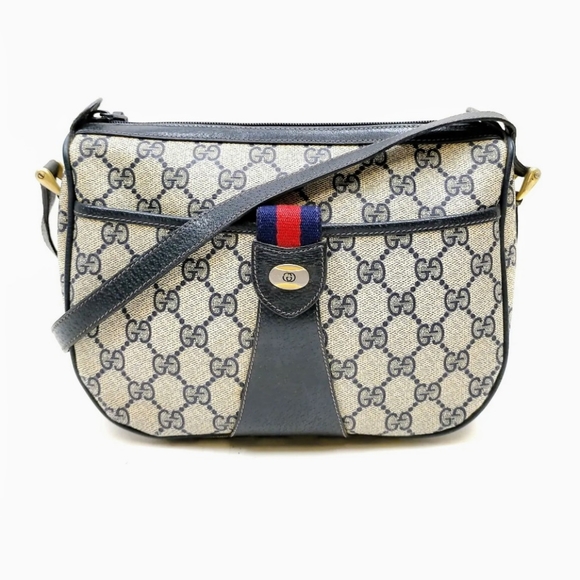 Gucci Handbags - Auth Gucci GG Coated Canvas Crossbody Bag